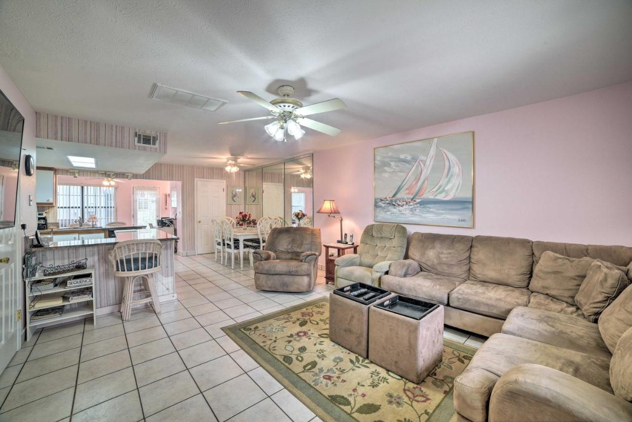 Panama Townhome - Walk To Beach!
